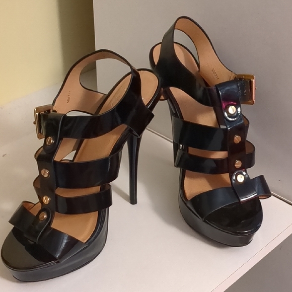 Elegant Black Strappy Heels - Picture 1 of 1